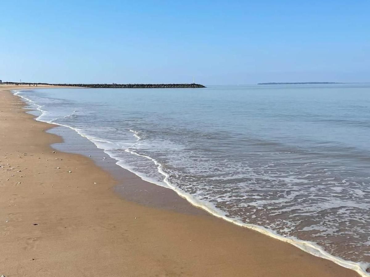 Duplex 3 Pieces A Deux Pas De La Plage Avec Parking - 4 Pers - Fr-1-706-16 Châtelaillon-Plage Kültér fotó